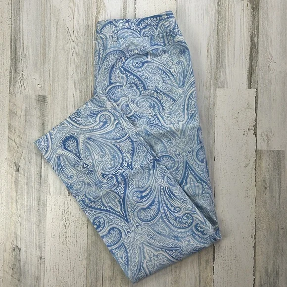 J. McLAUGHLIN Blue & White Paisley Light Weight Jeans Size 10 X 31.5 Inseam - Picture 1 of 11